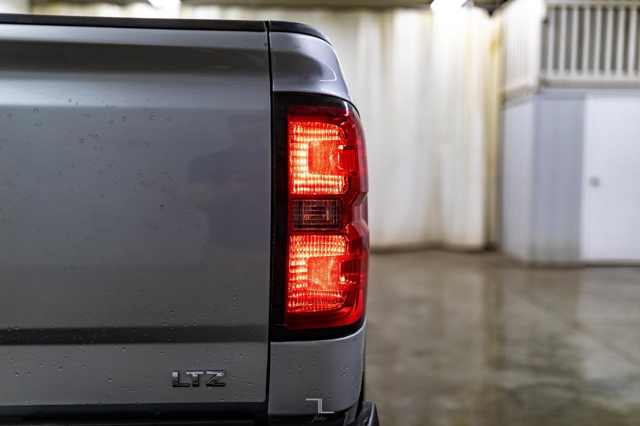 2017 Chevrolet Silverado 2500HD 4x4 Crew Cab LTZ Leather BCam Red Deer AB