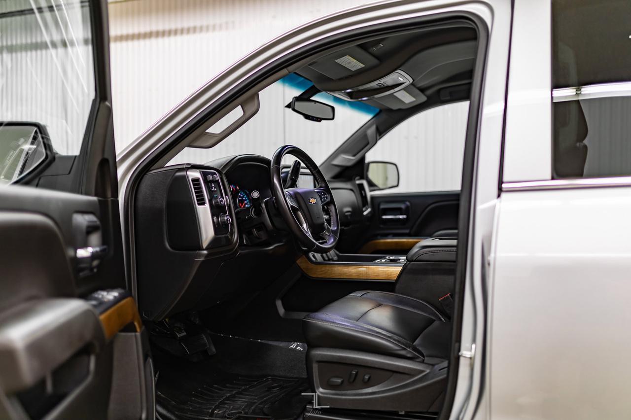 2017 Chevrolet Silverado 2500HD 4x4 Crew Cab LTZ Leather BCam Red Deer AB