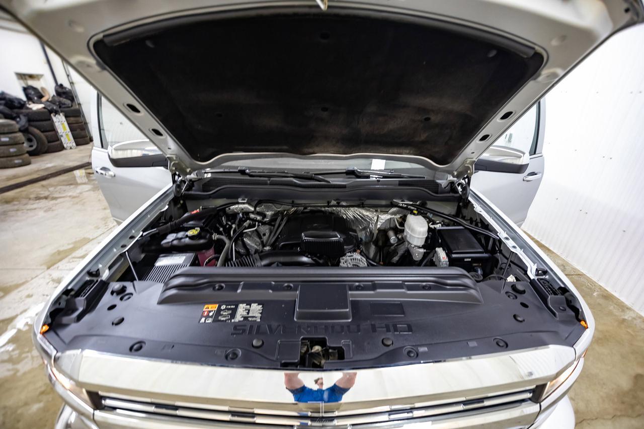 2017 Chevrolet Silverado 2500HD 4x4 Crew Cab LTZ Leather BCam Red Deer AB