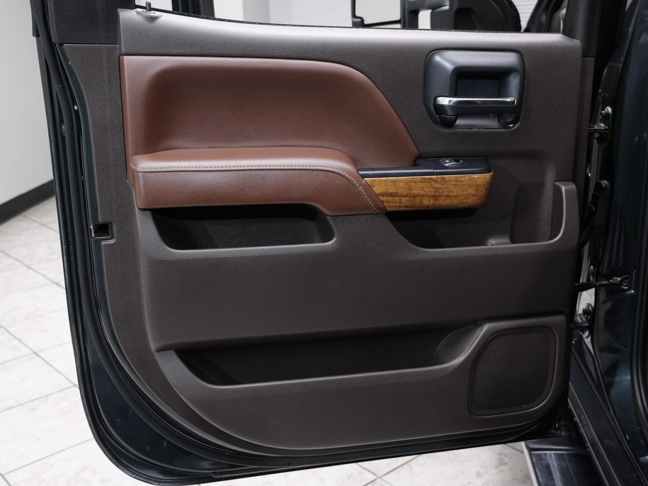 2017 Chevrolet Silverado 2500HD High Country 6.6L Duramax Diesel 4x4 Mansfield TX