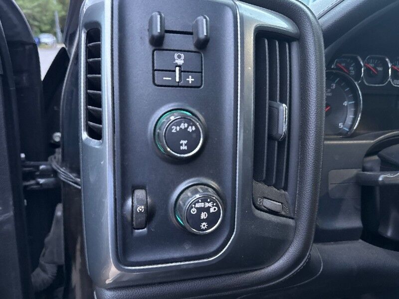 2017 Chevrolet Silverado 2500HD LTZ Crew Cab DRW 4WD w/ Duramax Plus Package Arlington VA
