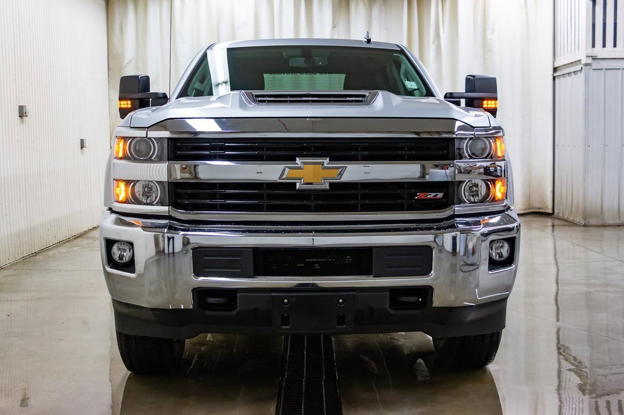 2017 Chevrolet Silverado 3500HD 4x4 Crew Cab LT Z71 Diesel Leather BCam Red Deer AB