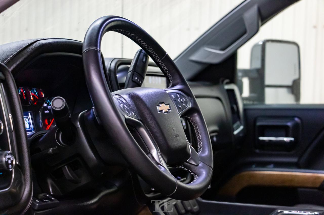 2017 Chevrolet Silverado 3500HD 4x4 Crew Cab LTZ Diesel Leather Roof Nav Red Deer AB