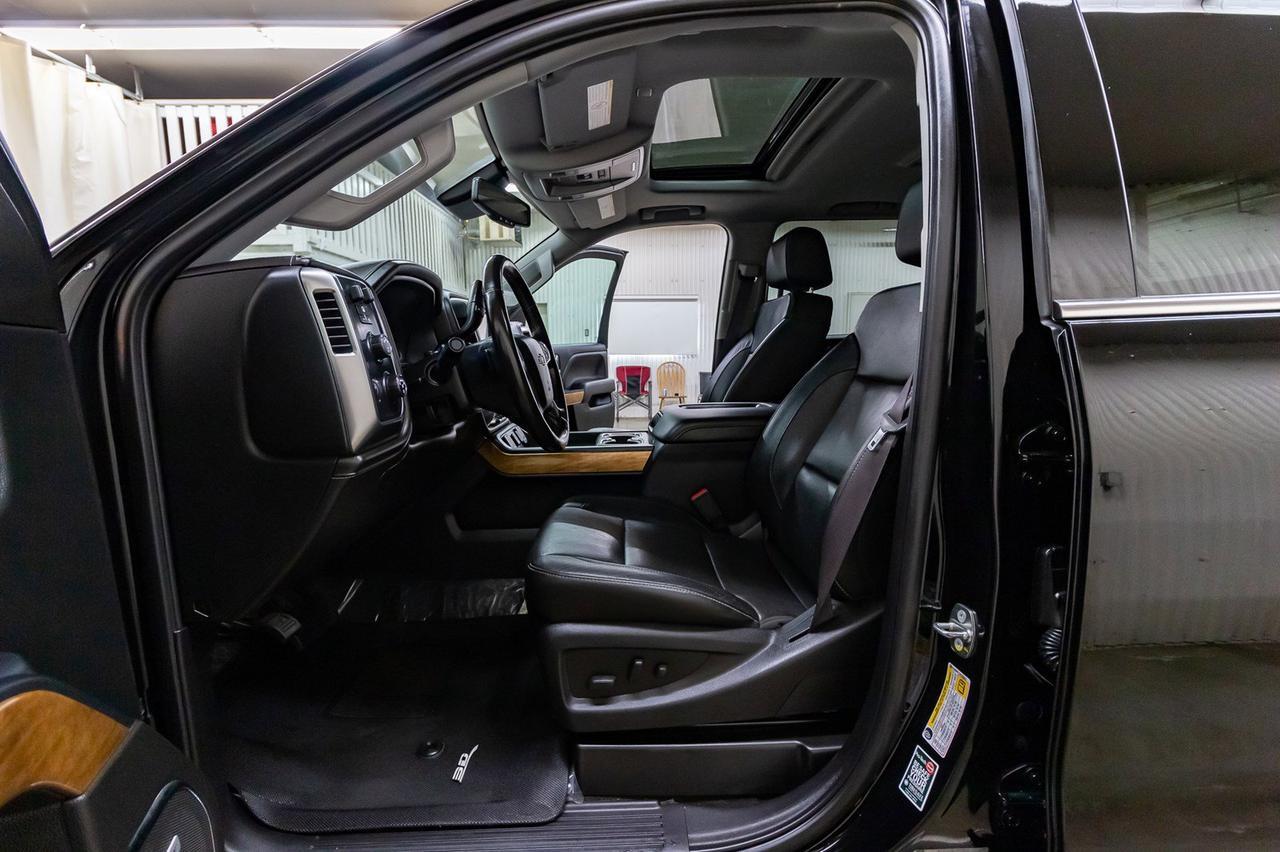 2017 Chevrolet Silverado 3500HD 4x4 Crew Cab LTZ Dually Diesel Allison Red Deer AB