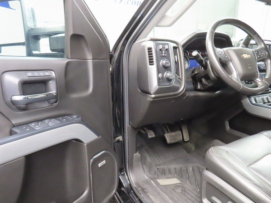 2017 Chevrolet Silverado 3500HD 4x4 Crew Cab LTZ Fond du Lac WI