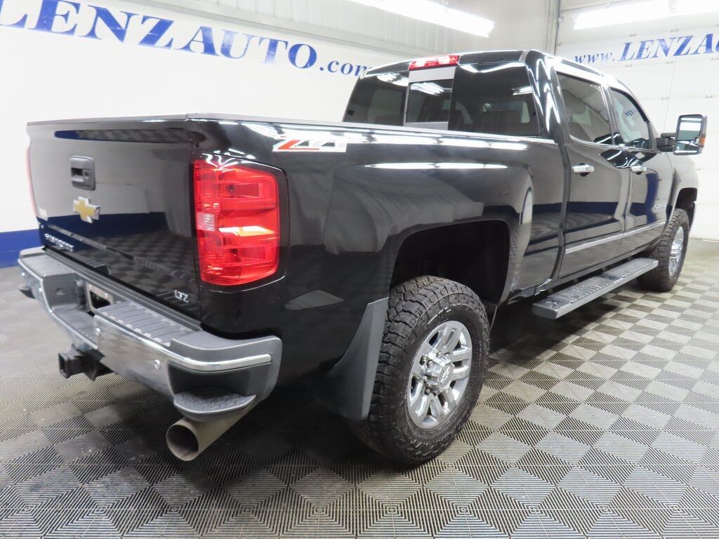 2017 Chevrolet Silverado 3500HD 4x4 Crew Cab LTZ Fond du Lac WI