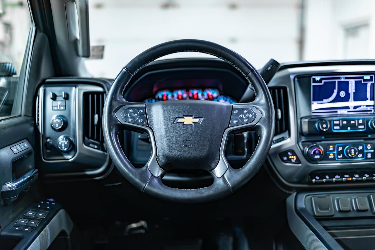 2017 Chevrolet Silverado 3500HD 4x4 Crew Cab LTZ Z71 Diesel Leather Roof Nav Red Deer AB