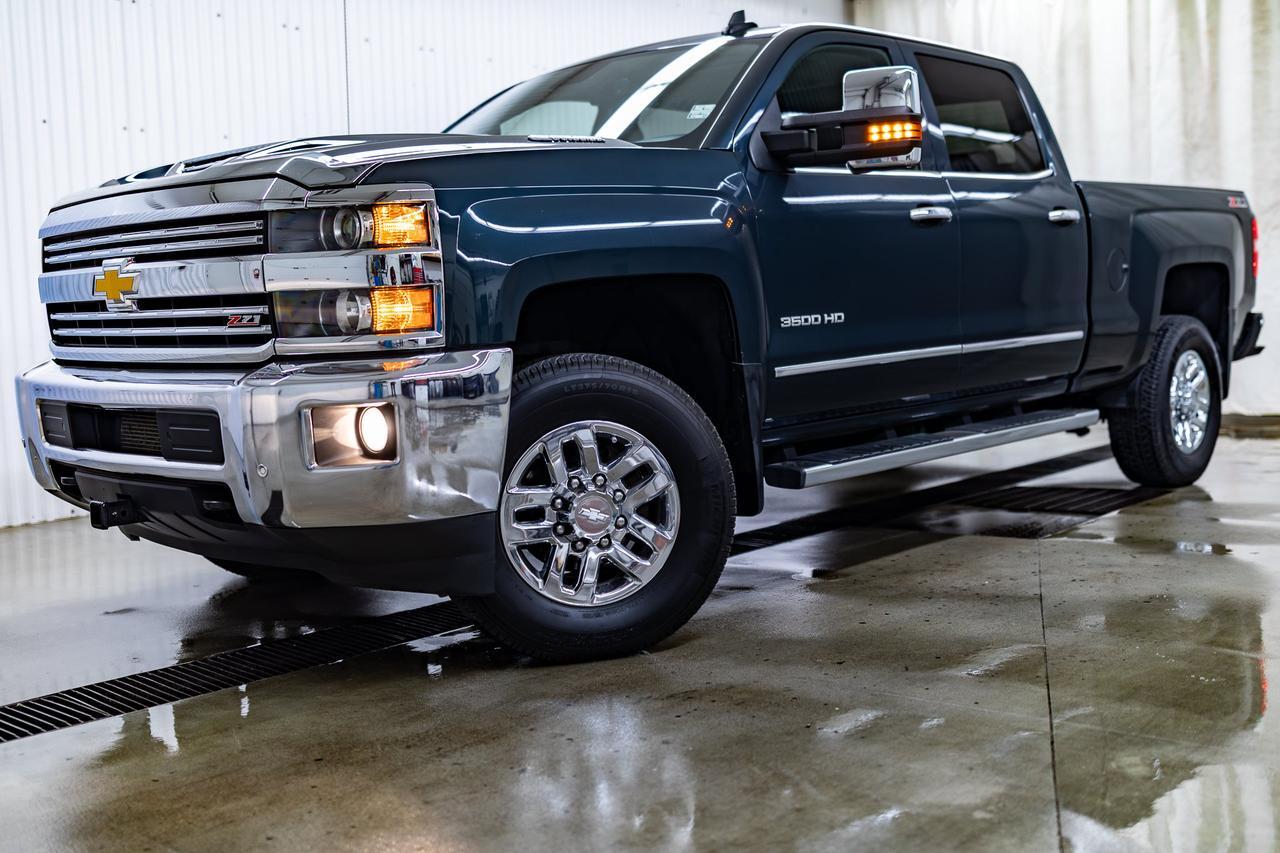2017 Chevrolet Silverado 3500HD 4x4 Crew Cab LTZ Z71 Diesel Leather Roof Nav Red Deer AB
