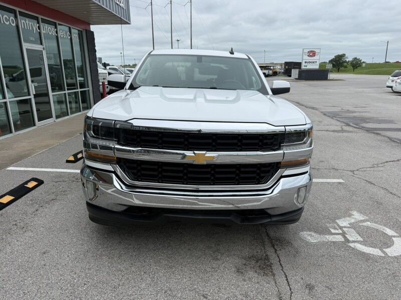 2017 Chevrolet Silverado Crew Cab 1500 4x4 LT Collinsville OK