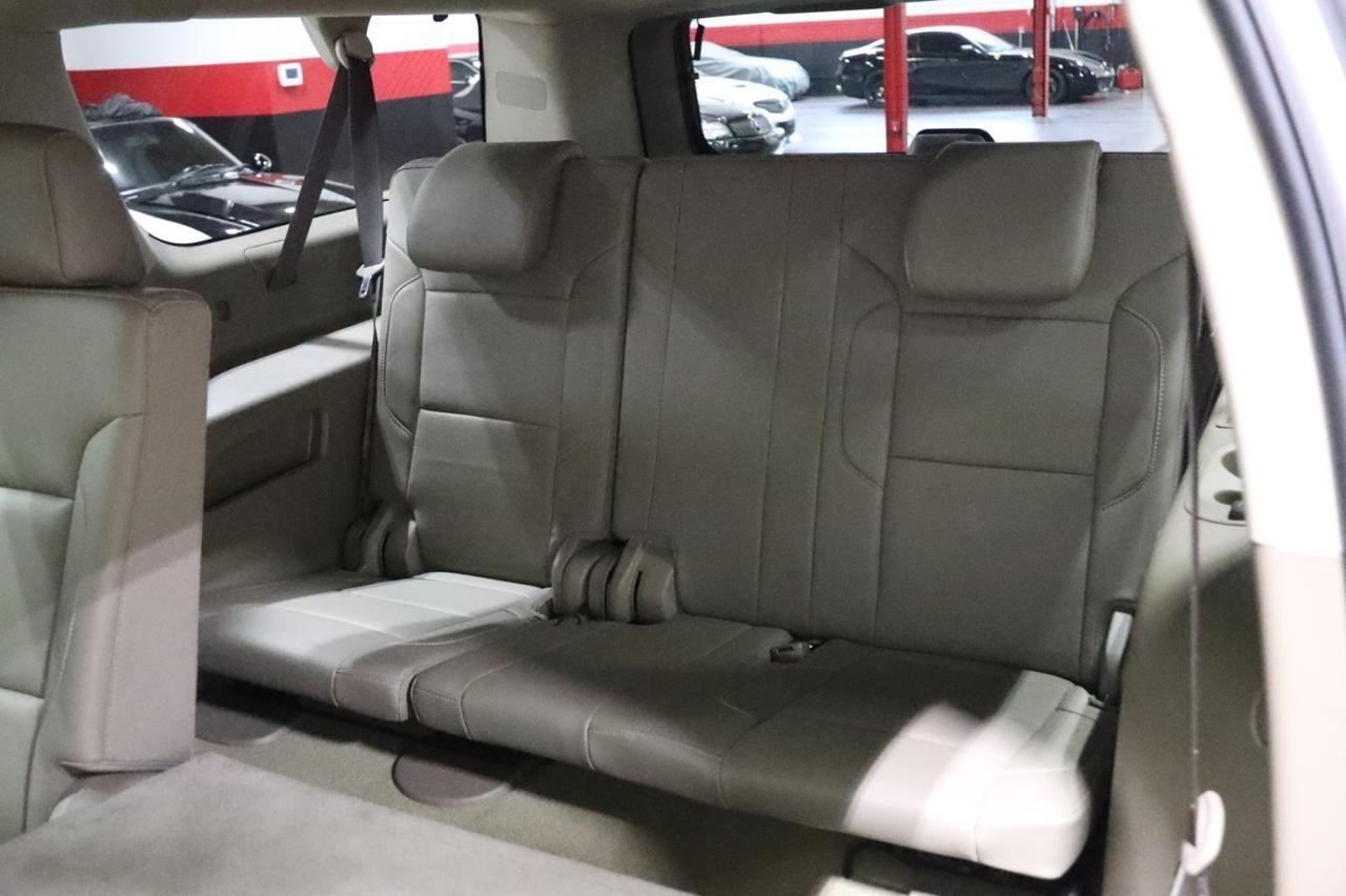 2017 Chevrolet Suburban 1LT 4WD w/Luxury Pkg 4dr Suv Skokie IL