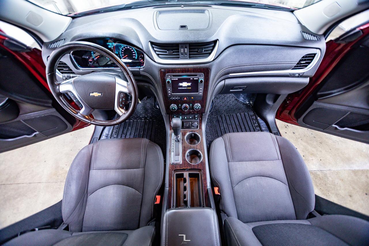 2017 Chevrolet Traverse AWD LT Roof BCam PSeat Red Deer AB