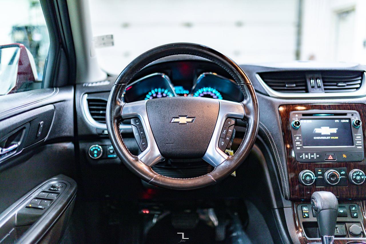 2017 Chevrolet Traverse AWD LT Roof BCam PSeat Red Deer AB