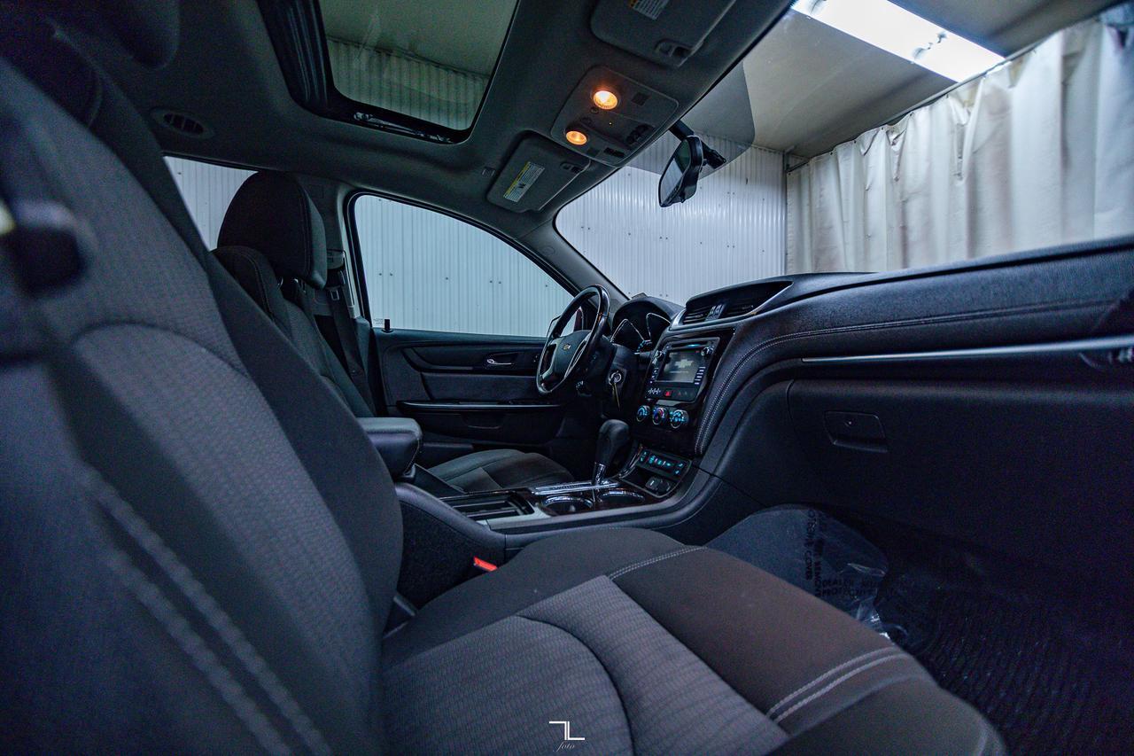 2017 Chevrolet Traverse AWD LT Roof BCam PSeat Red Deer AB