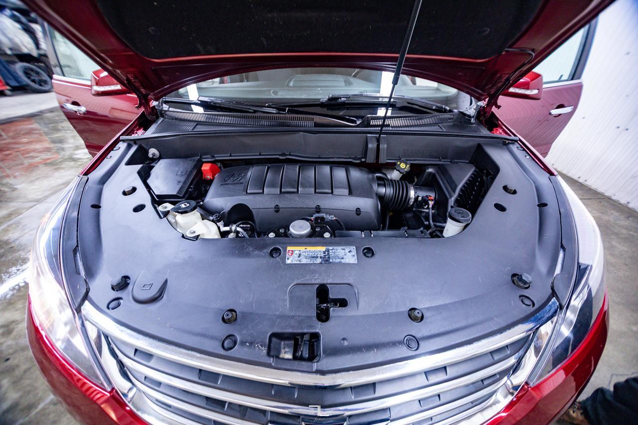 2017 Chevrolet Traverse AWD LT Roof BCam PSeat Red Deer AB