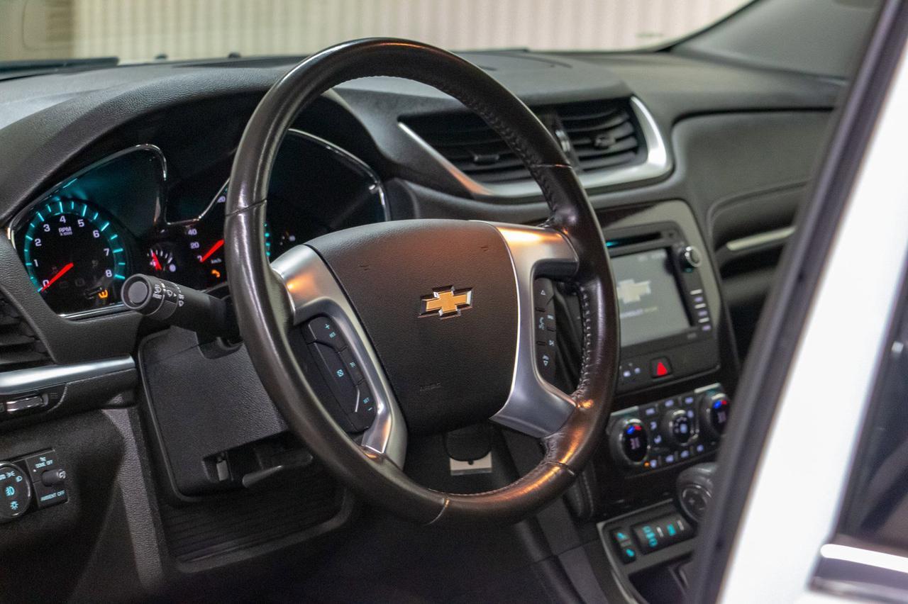 2017 Chevrolet Traverse AWD LT Sport Roof BCam DVD Red Deer AB