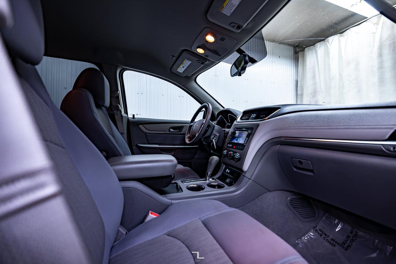 2017 Chevrolet Traverse FWD LS 8 Passenger BCam Red Deer AB