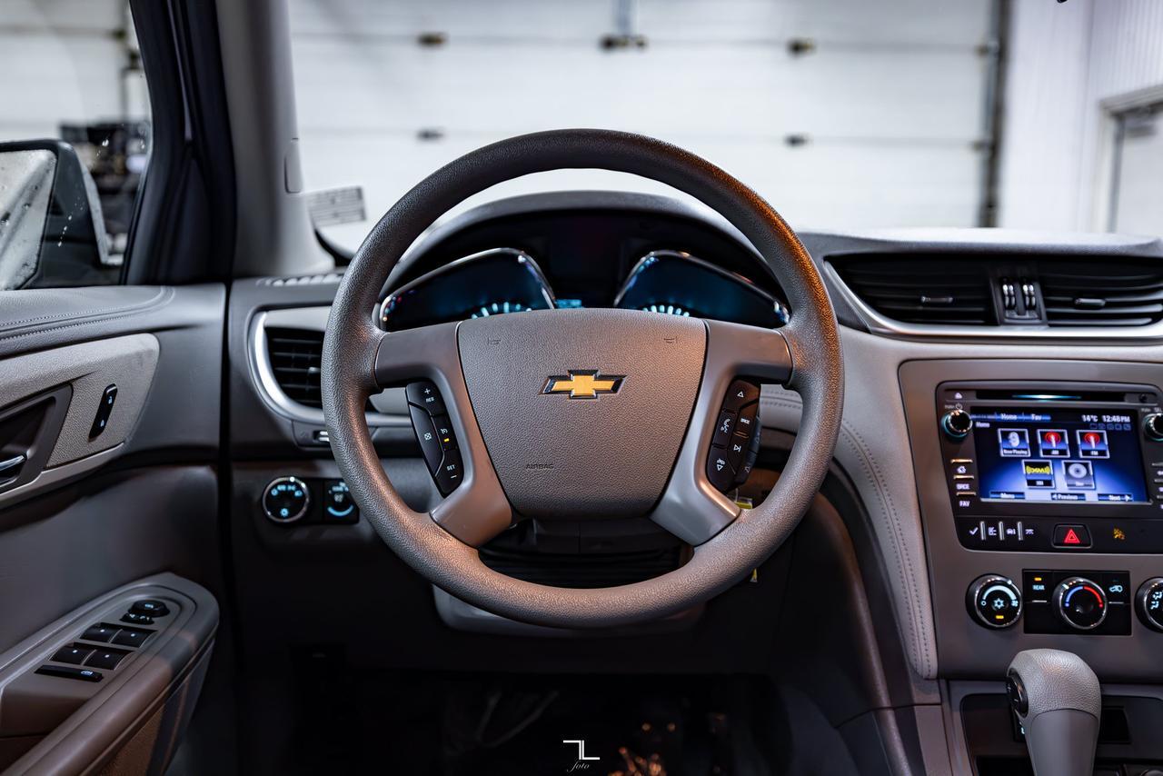 2017 Chevrolet Traverse FWD LS 8 Passenger BCam Red Deer AB