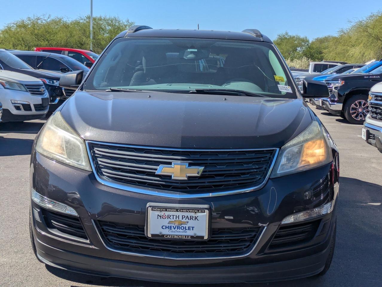 2017 Chevrolet Traverse LS Castroville TX