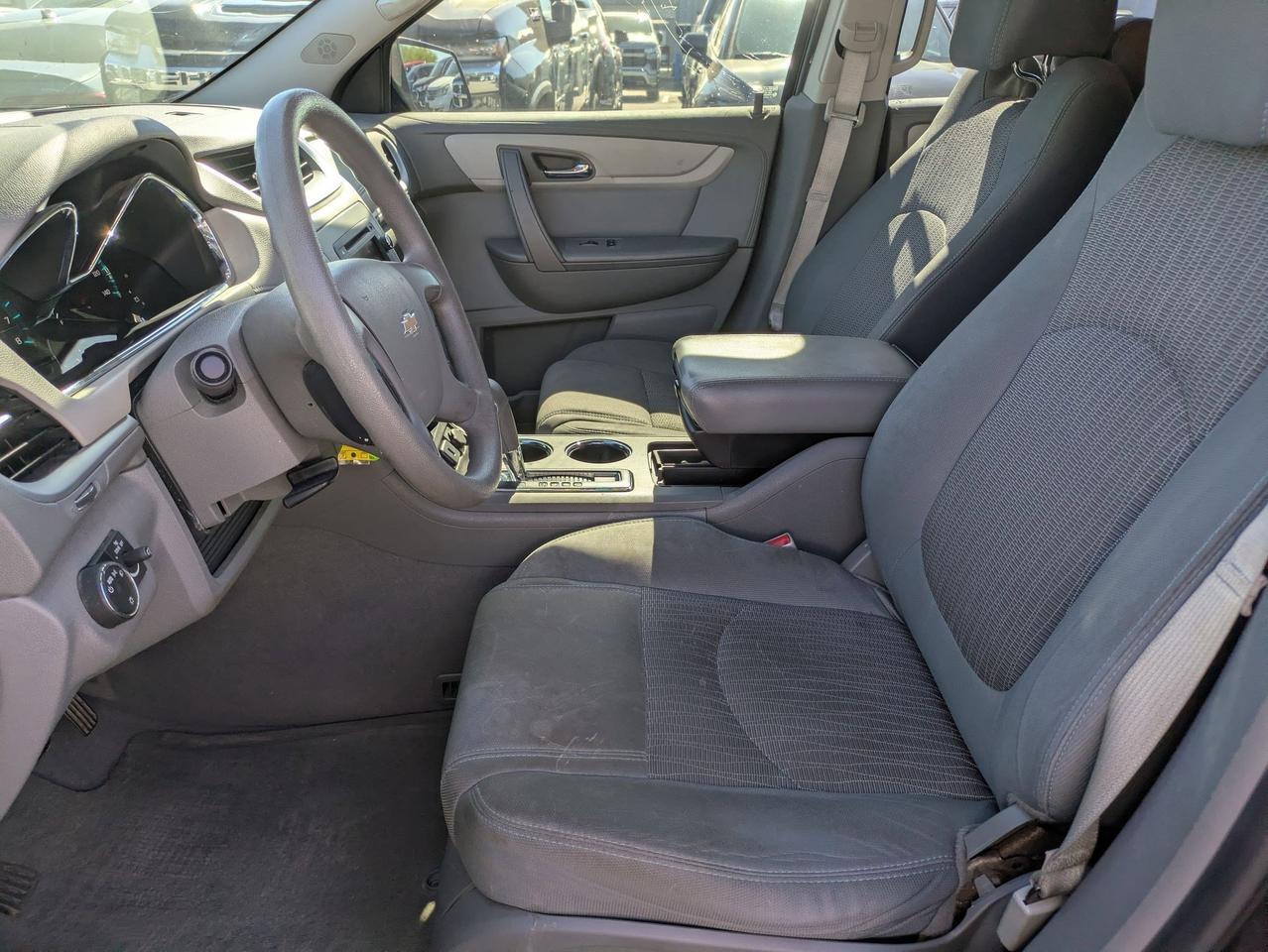 2017 Chevrolet Traverse LS Castroville TX