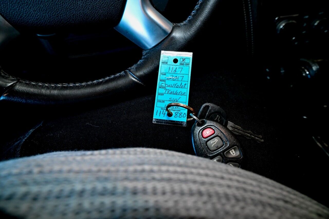 2017 Chevrolet Traverse LT, 3RD Row, Navigation, Rear Entertainment Springfield NJ