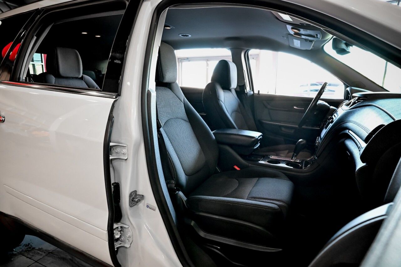 2017 Chevrolet Traverse LT, 3RD Row, Navigation, Rear Entertainment Springfield NJ