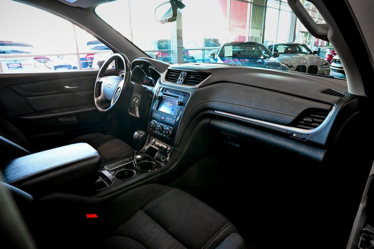 2017 Chevrolet Traverse LT, 3RD Row, Navigation, Rear Entertainment Springfield NJ