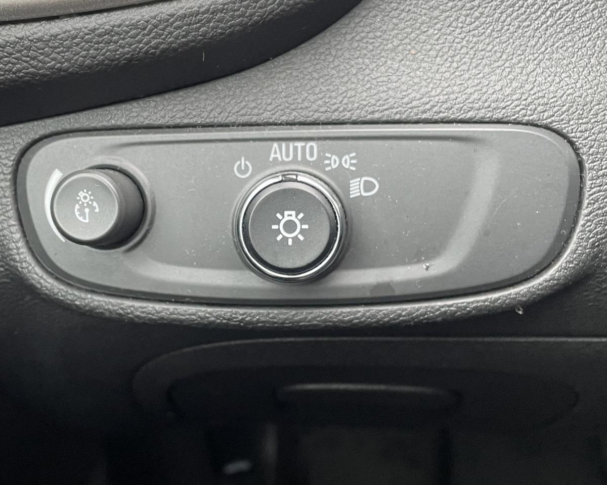 2017 Chevrolet Trax LS Sport Utility 4D