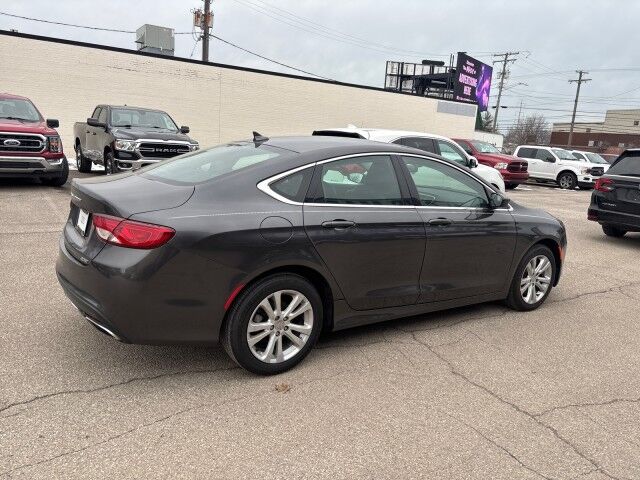 2017 Chrysler 200 Limited Platinum Cleveland OH