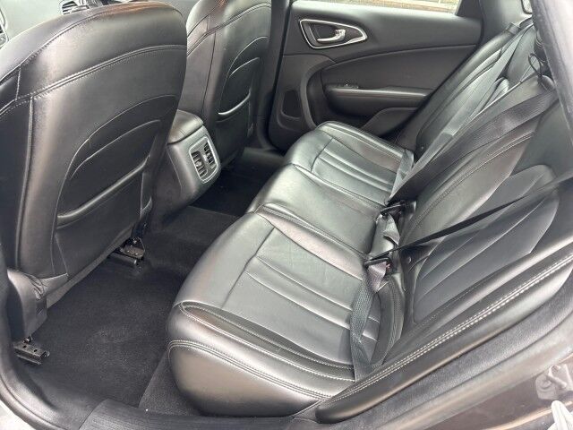 2017 Chrysler 200 Limited Platinum Cleveland OH