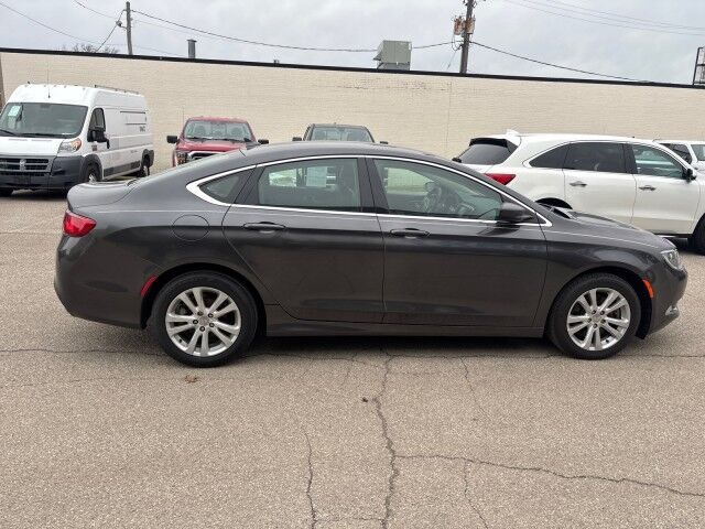 2017 Chrysler 200 Limited Platinum Cleveland OH