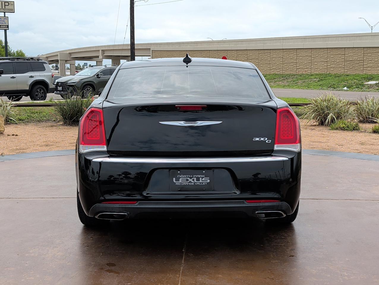 2017 Chrysler 300 300C