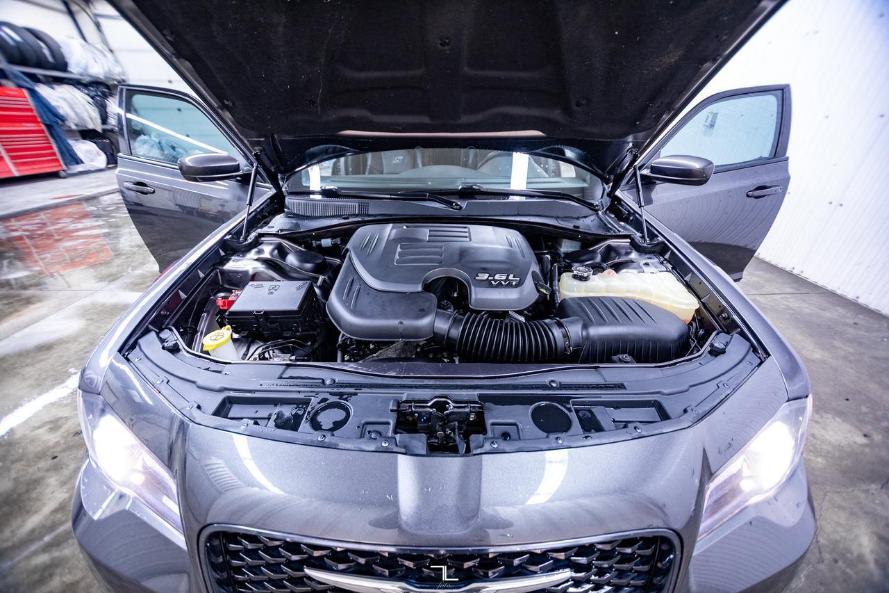 2017 Chrysler 300 AWD S Leather BCam Red Deer AB