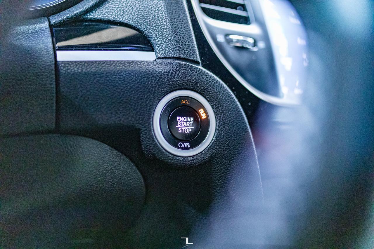 2017 Chrysler 300 AWD S Leather BCam Red Deer AB