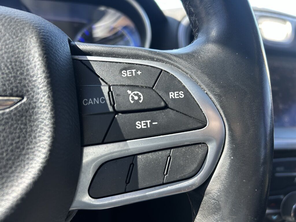 2017 Chrysler 300 C Crestwood KY