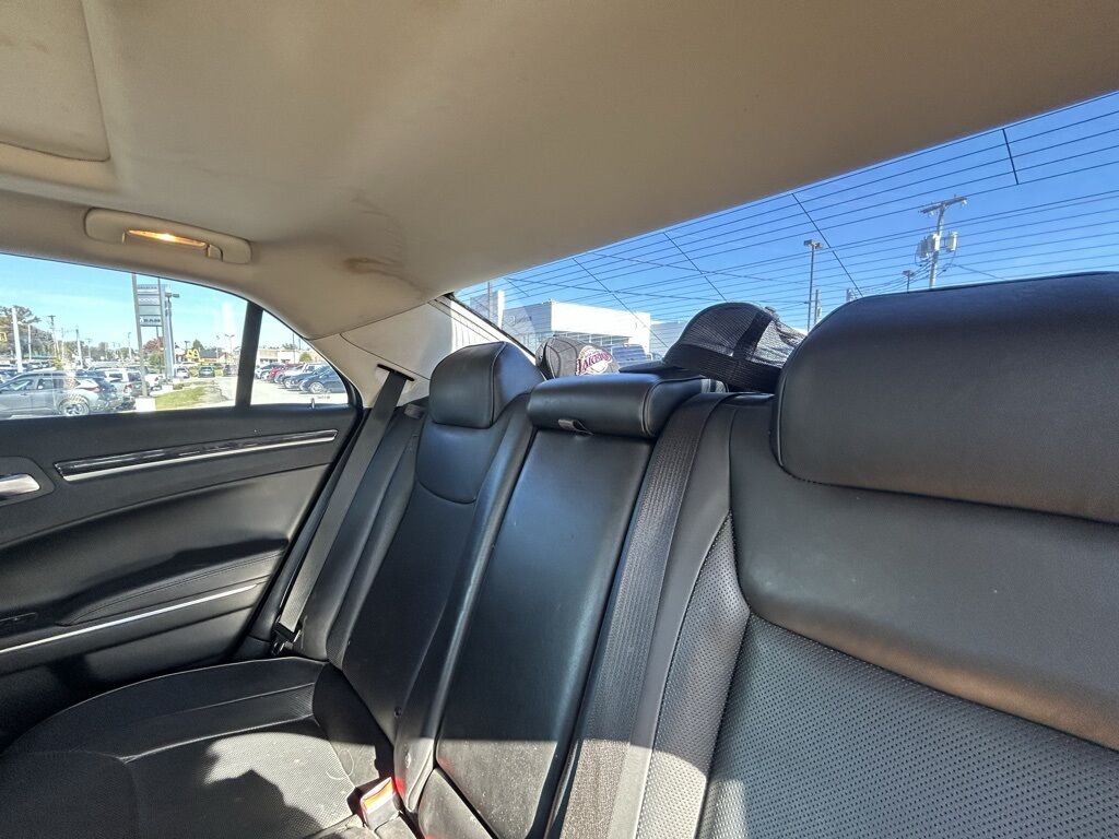 2017 Chrysler 300 C Crestwood KY