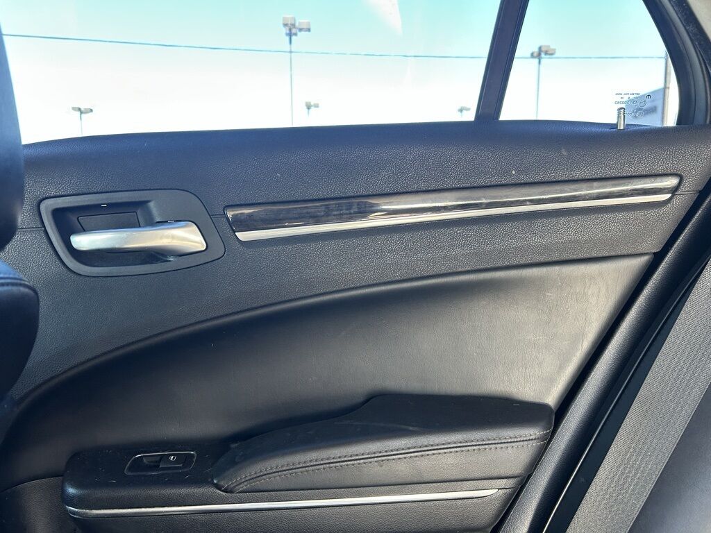 2017 Chrysler 300 C Crestwood KY