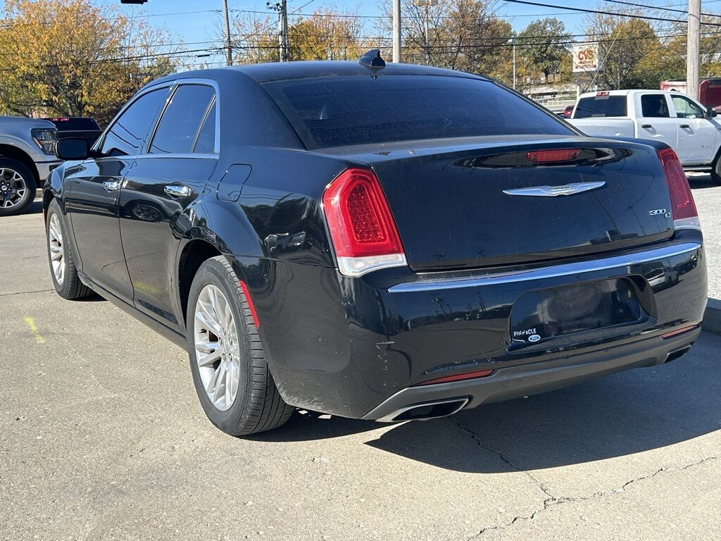2017 Chrysler 300 C Crestwood KY