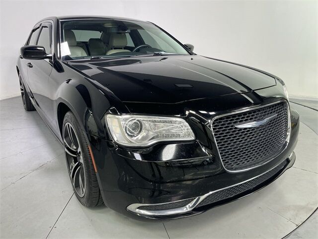 2017 Chrysler 300 Limited