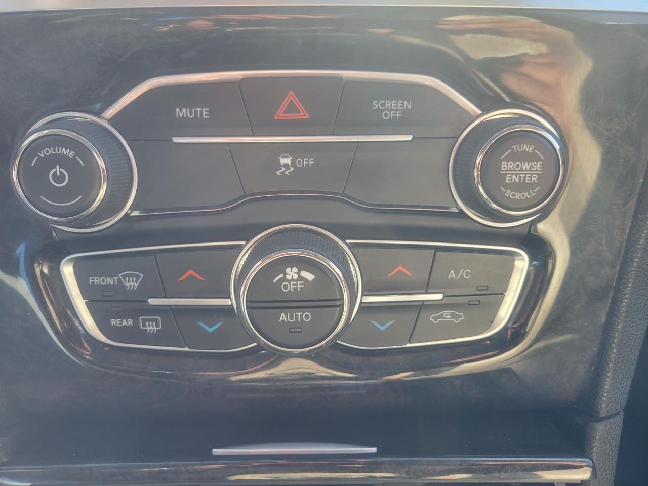 2017 Chrysler 300C AWD Charlton MA