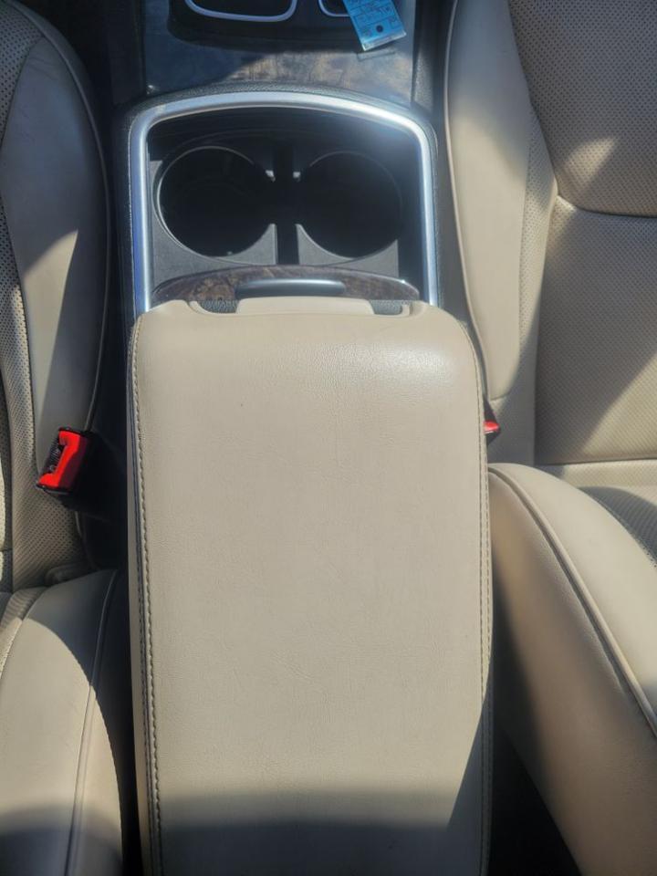 2017 Chrysler 300C AWD Charlton MA