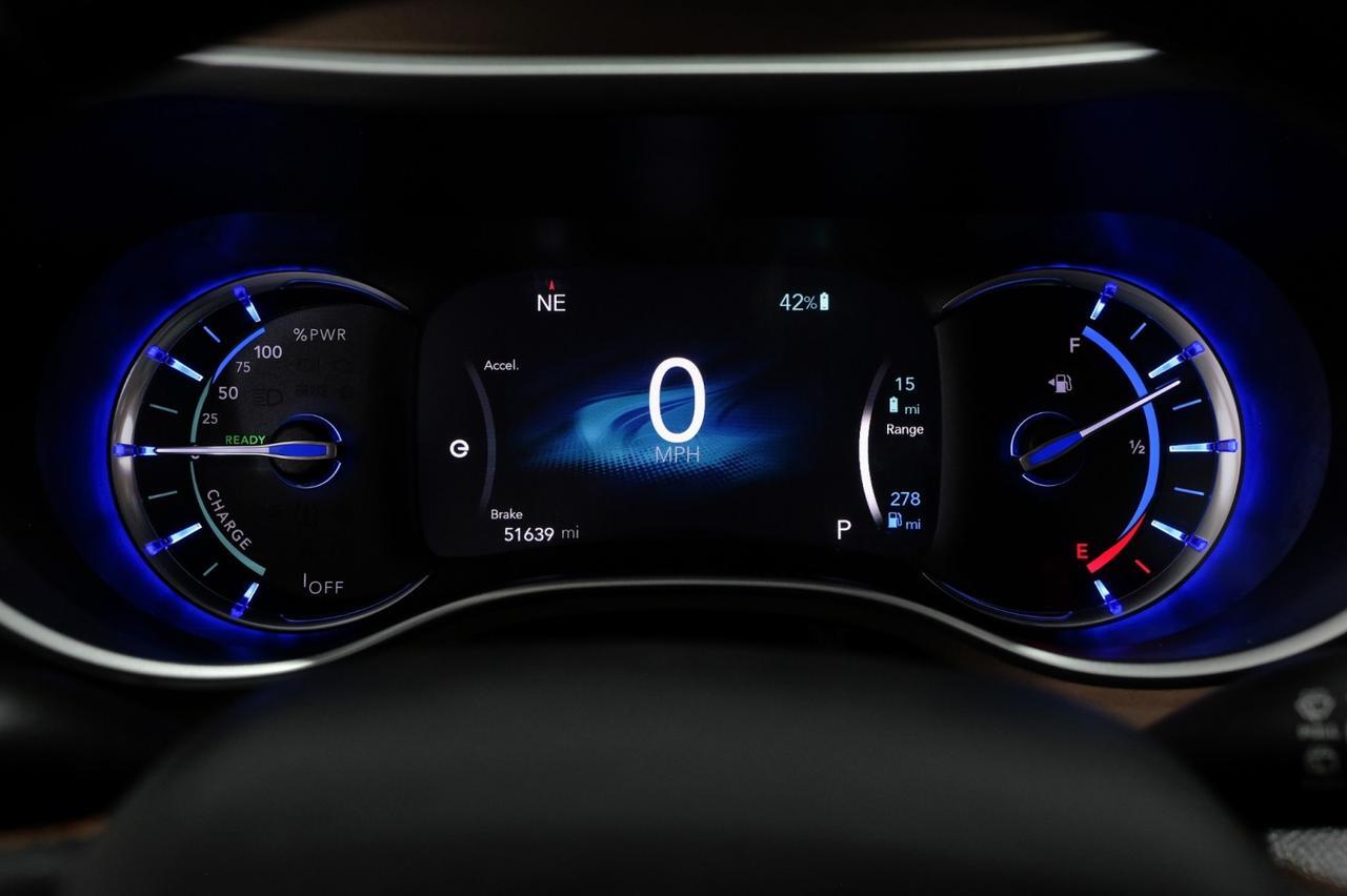 2017 Chrysler Pacifica HYBRID PREMIUM BLIND SPOT ASSIST TV ENTERTAINMENT LEATHER HEATED Carrollton TX