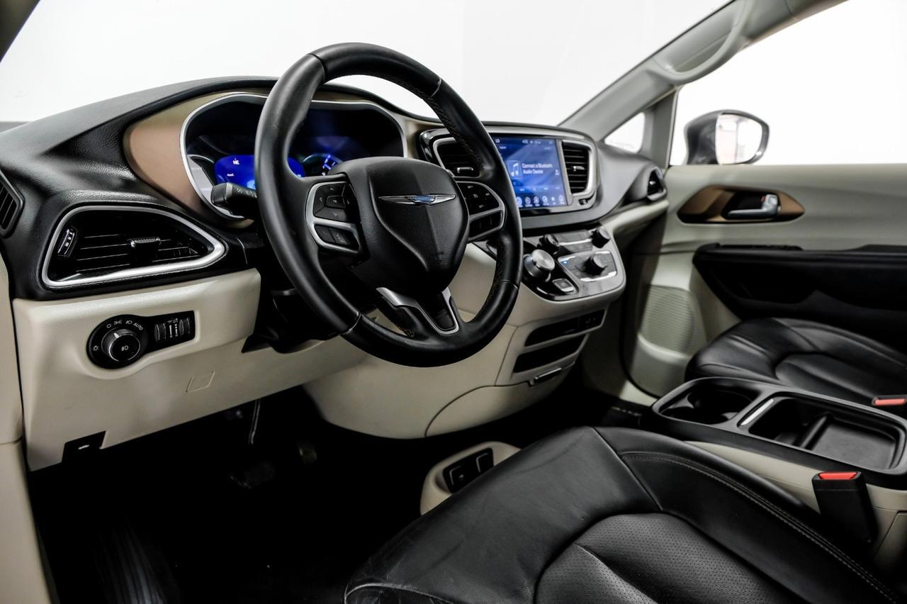 2017 Chrysler Pacifica HYBRID PREMIUM BLIND SPOT ASSIST TV ENTERTAINMENT LEATHER HEATED Carrollton TX