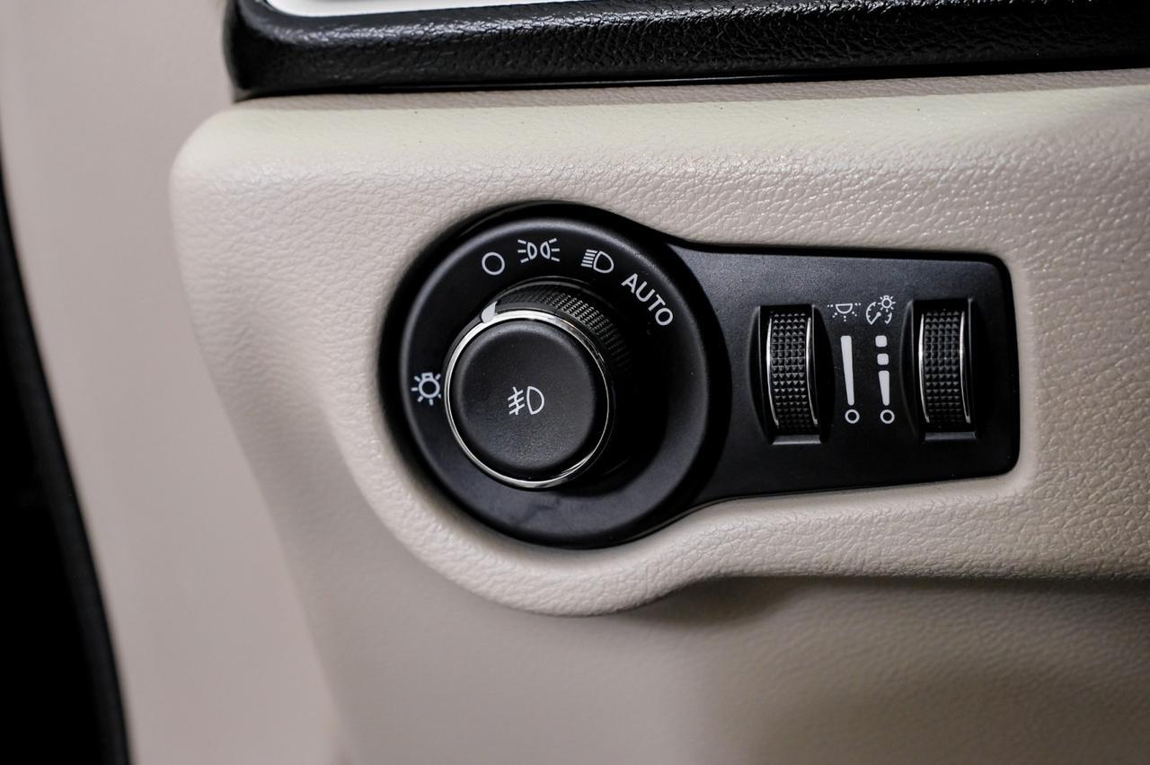 2017 Chrysler Pacifica HYBRID PREMIUM BLIND SPOT ASSIST TV ENTERTAINMENT LEATHER HEATED Carrollton TX