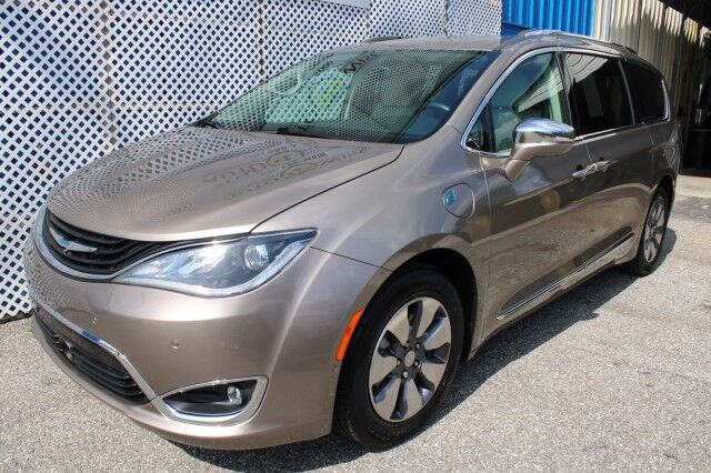 2017 Chrysler Pacifica Hybrid Platinum