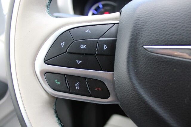 2017 Chrysler Pacifica Hybrid Platinum Melbourne FL