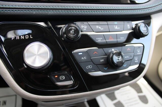 2017 Chrysler Pacifica Hybrid Platinum Melbourne FL