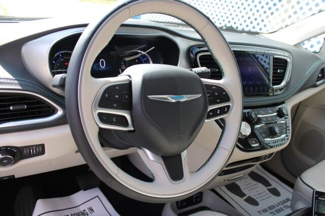 2017 Chrysler Pacifica Hybrid Platinum Melbourne FL