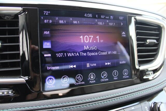 2017 Chrysler Pacifica Hybrid Platinum Melbourne FL
