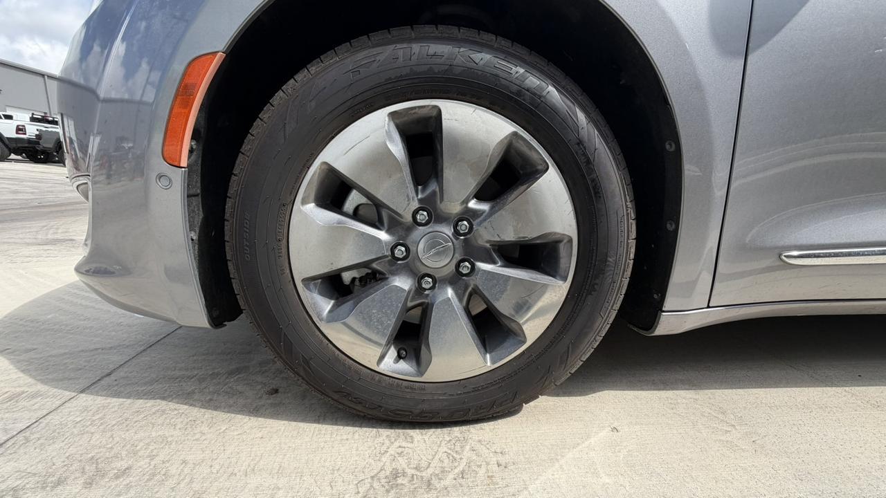 2017 Chrysler Pacifica Hybrid Platinum New Braunfels TX