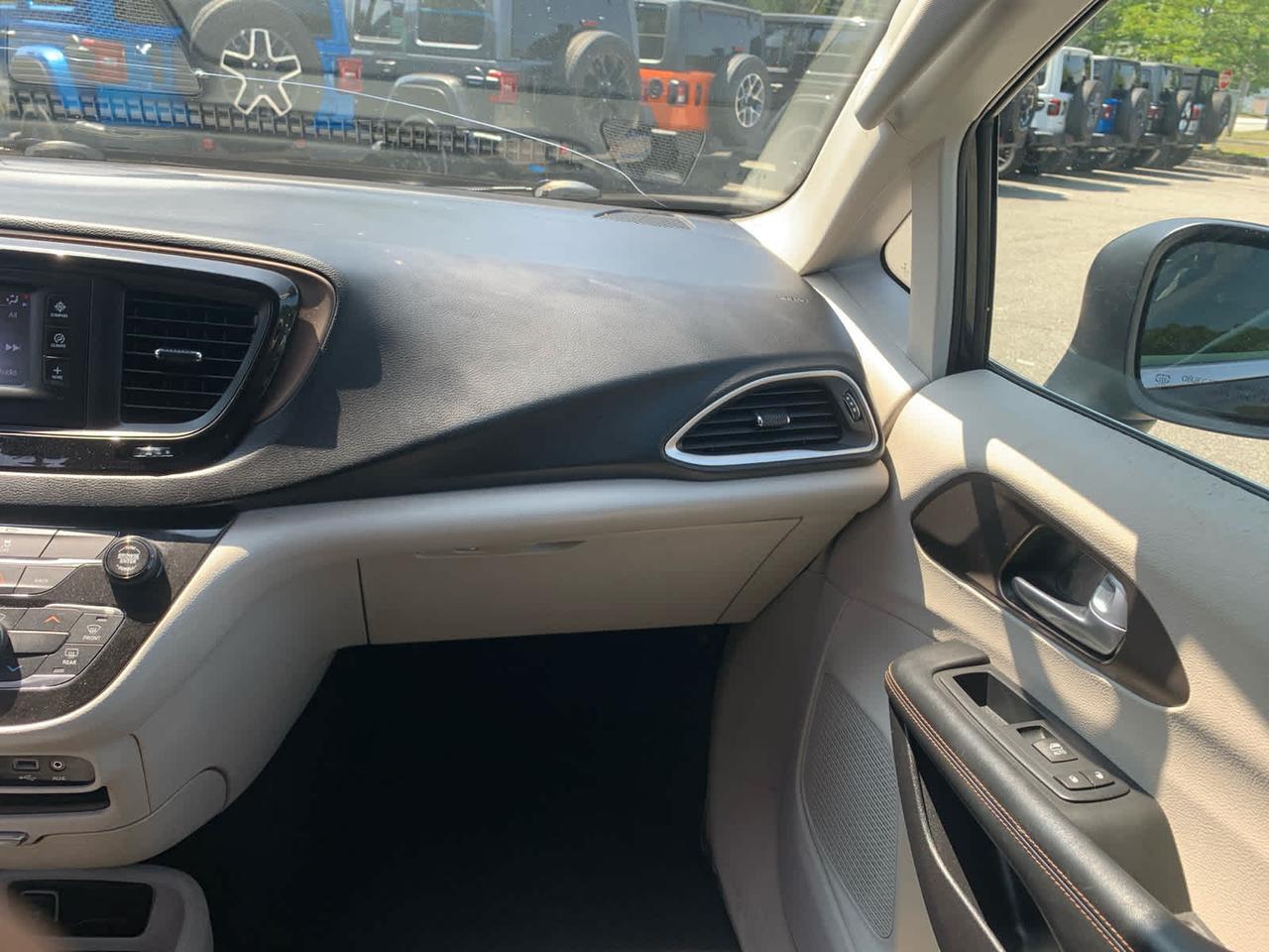 2017 Chrysler Pacifica LX Dartmouth MA